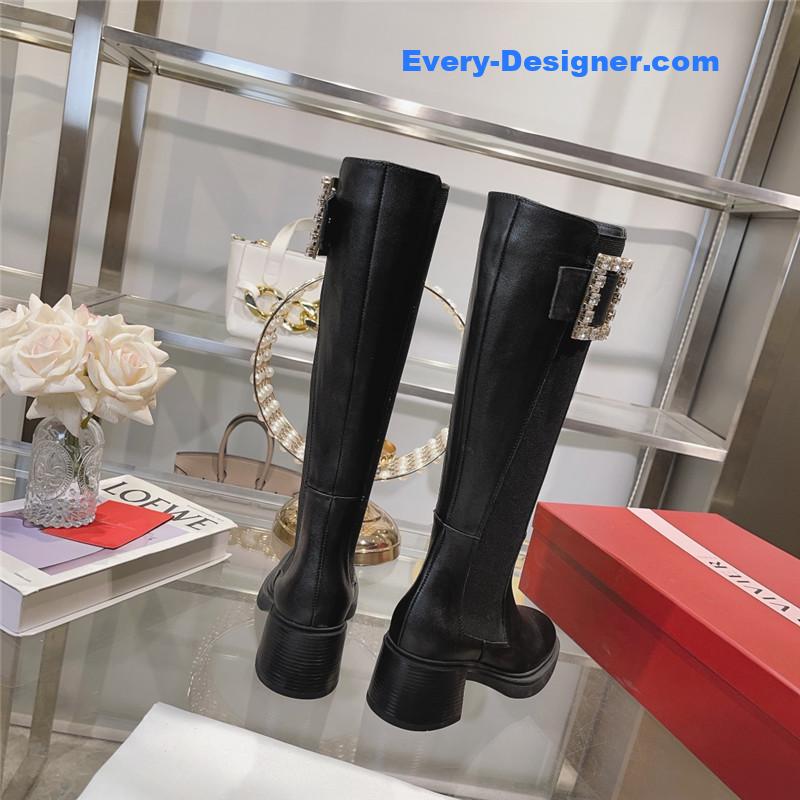 Roger vivier classic buckle boots
