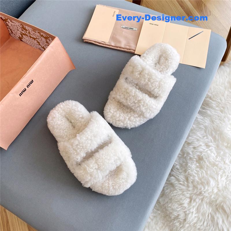 M1um1u autumn and winter trendy plush slippers