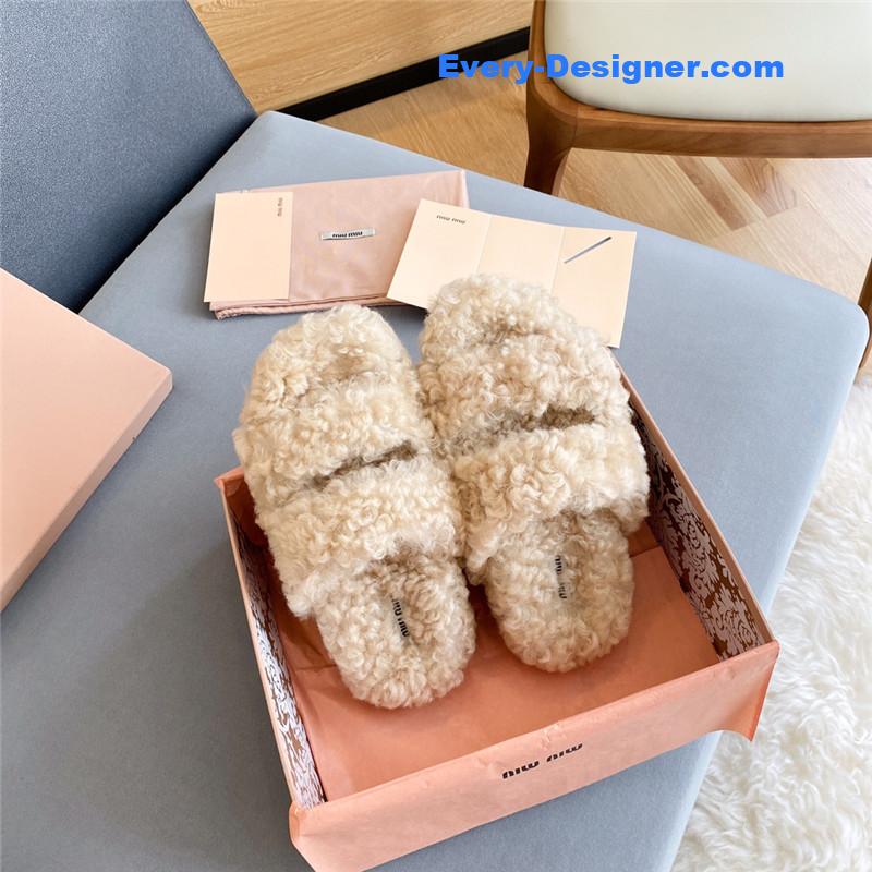 M1um1u autumn and winter trendy plush slippers