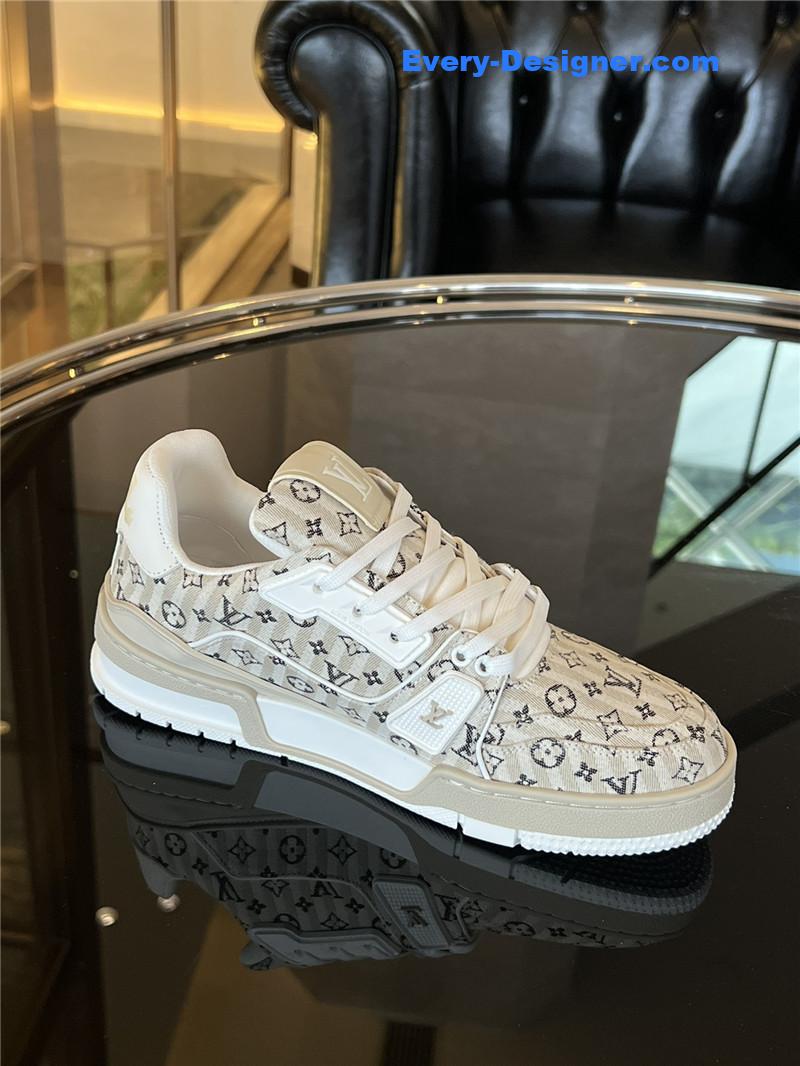 l0vis Vvtt0n lv time out sneakers