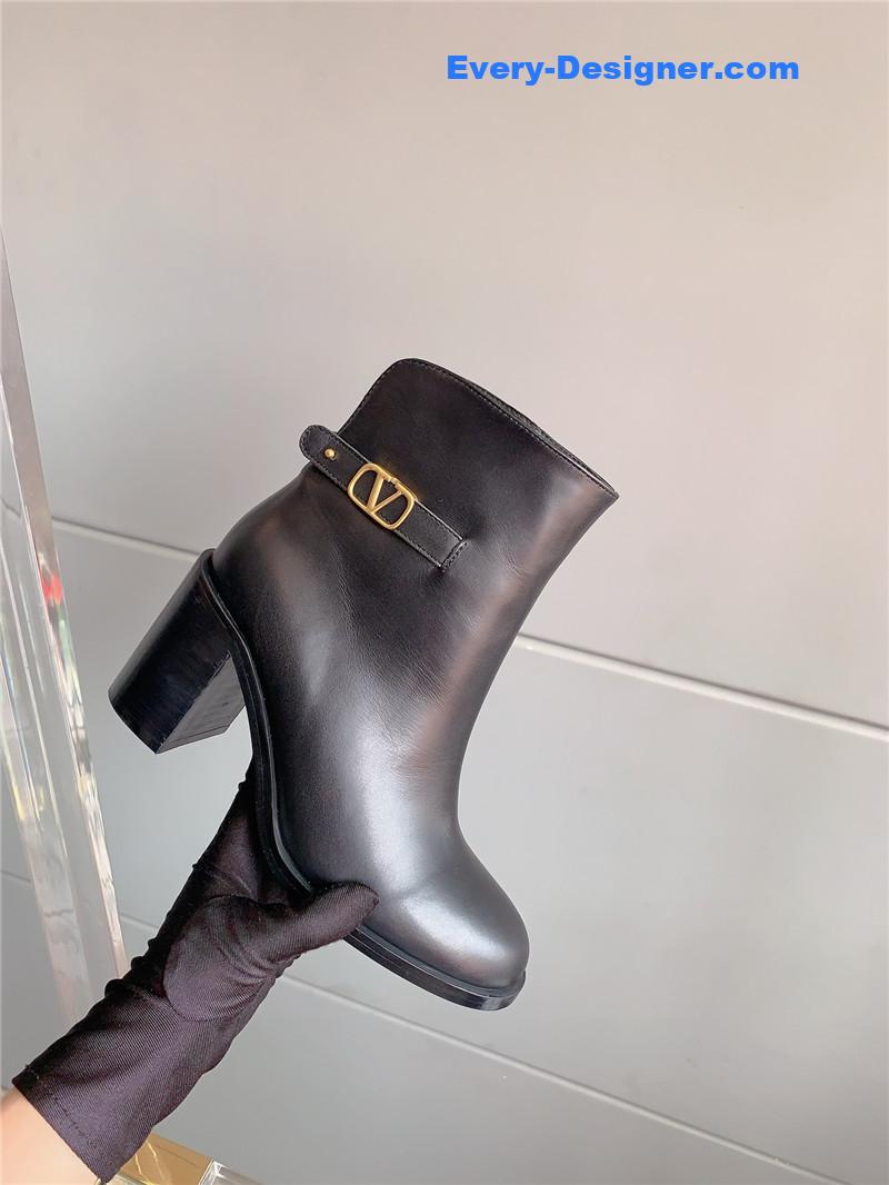 Va1e*ntin0 new v buckle high-heeled ankle boots