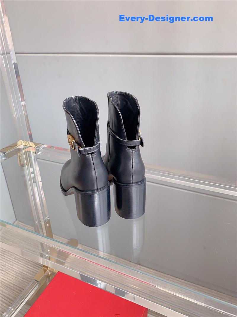 Va1e*ntin0 new v buckle high-heeled ankle boots