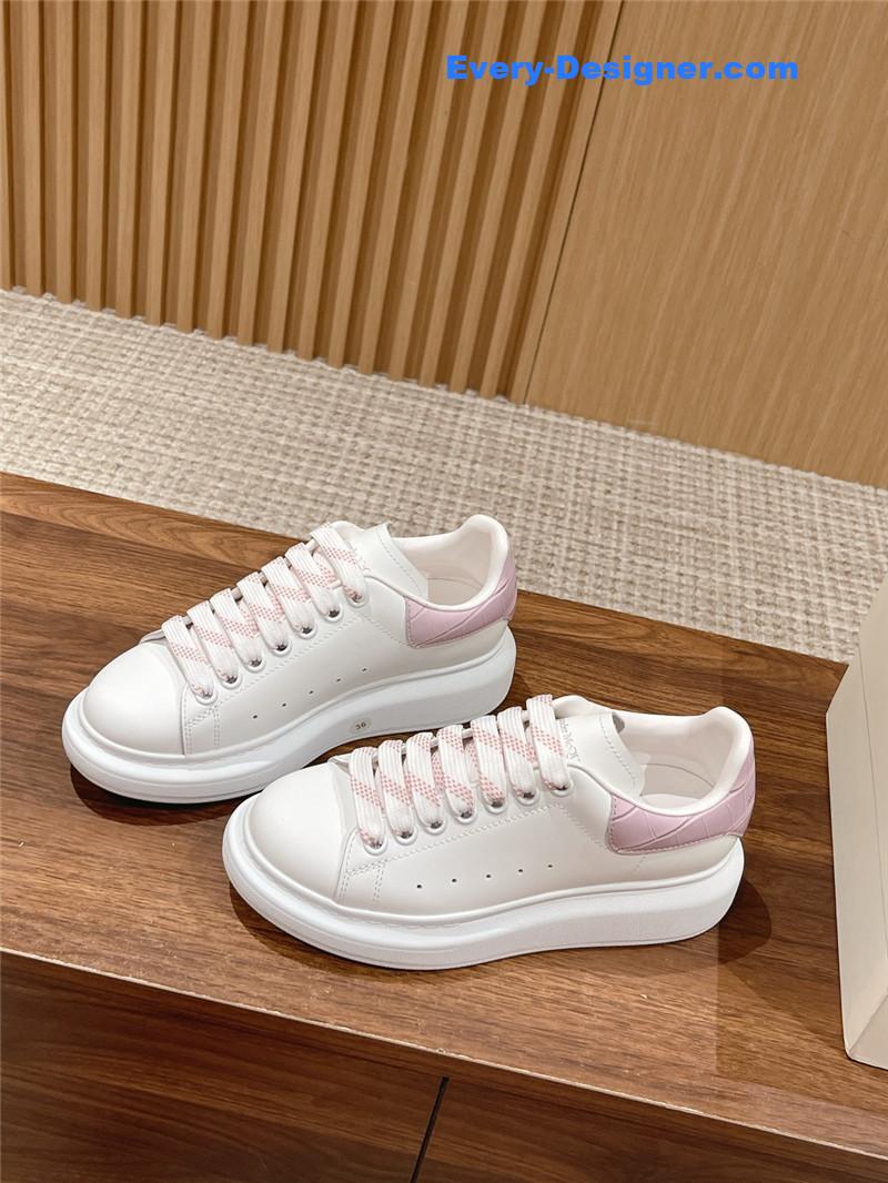 Alexander mcqueen classic all-match small white shoes