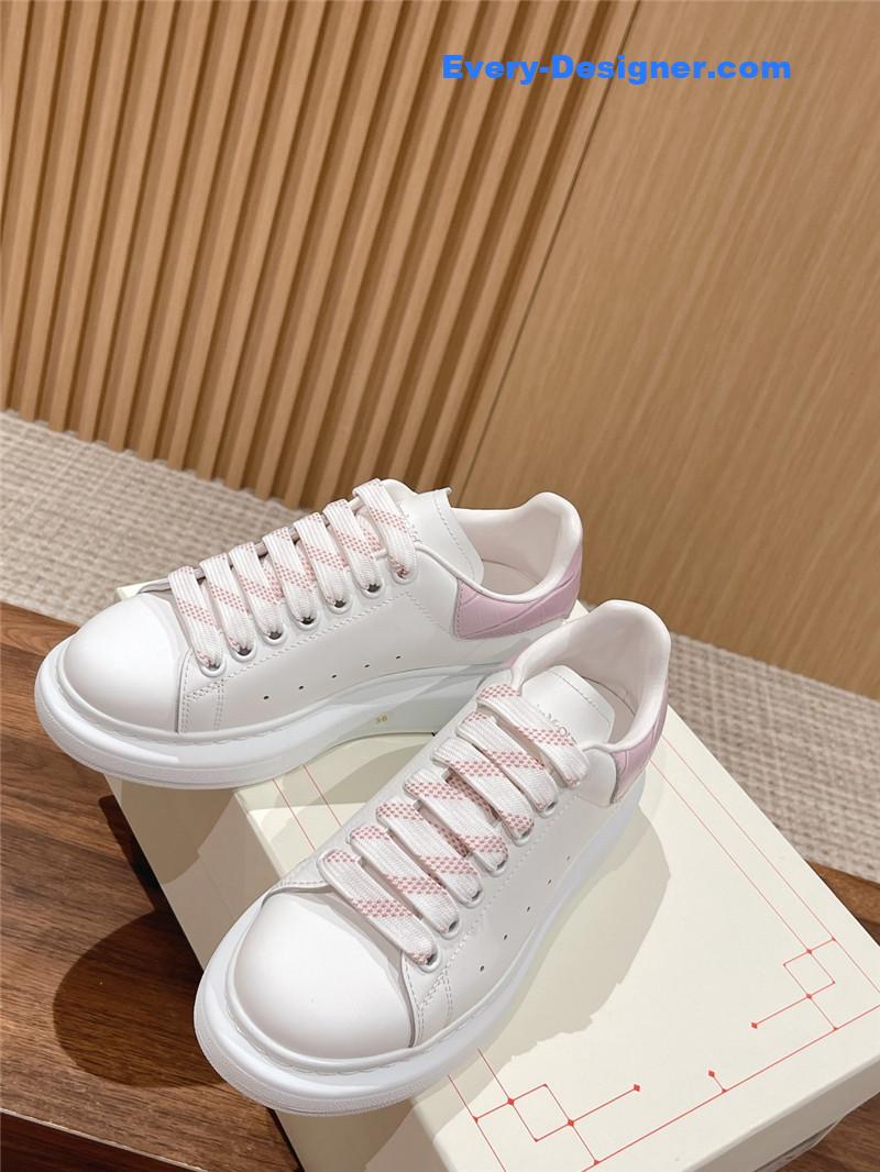 Alexander mcqueen classic all-match small white shoes