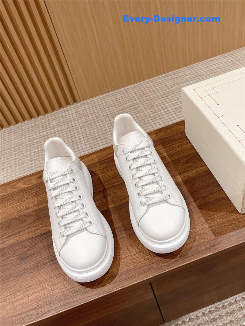 Alexander mcqueen classic all-match small white shoes