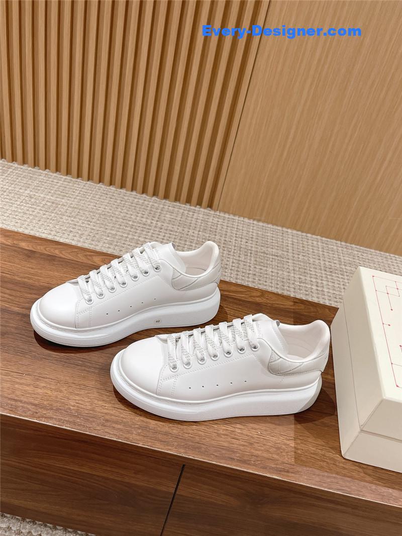 Alexander mcqueen classic all-match small white shoes