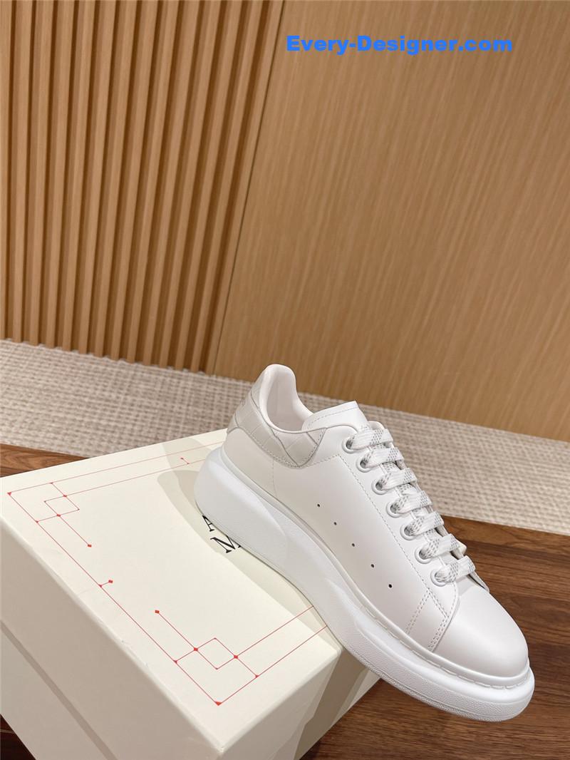 Alexander mcqueen classic all-match small white shoes