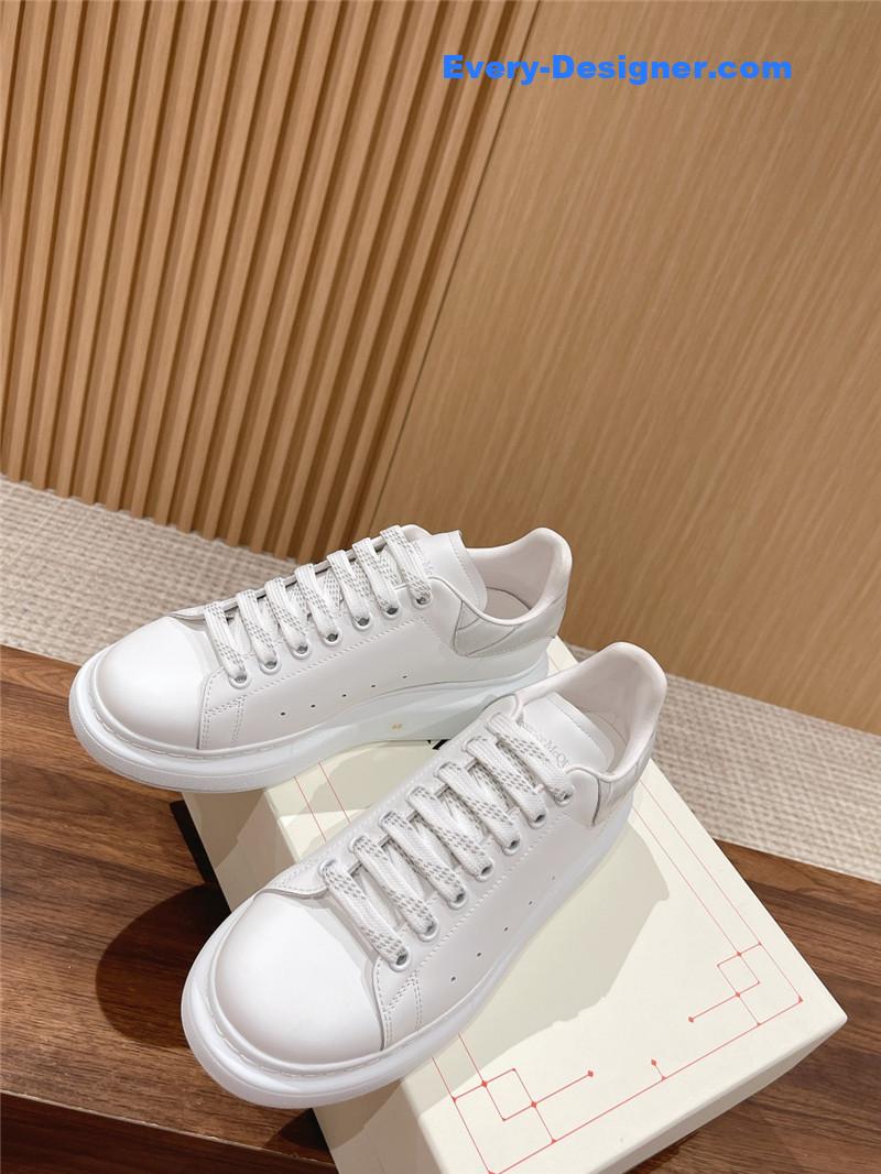 Alexander mcqueen classic all-match small white shoes