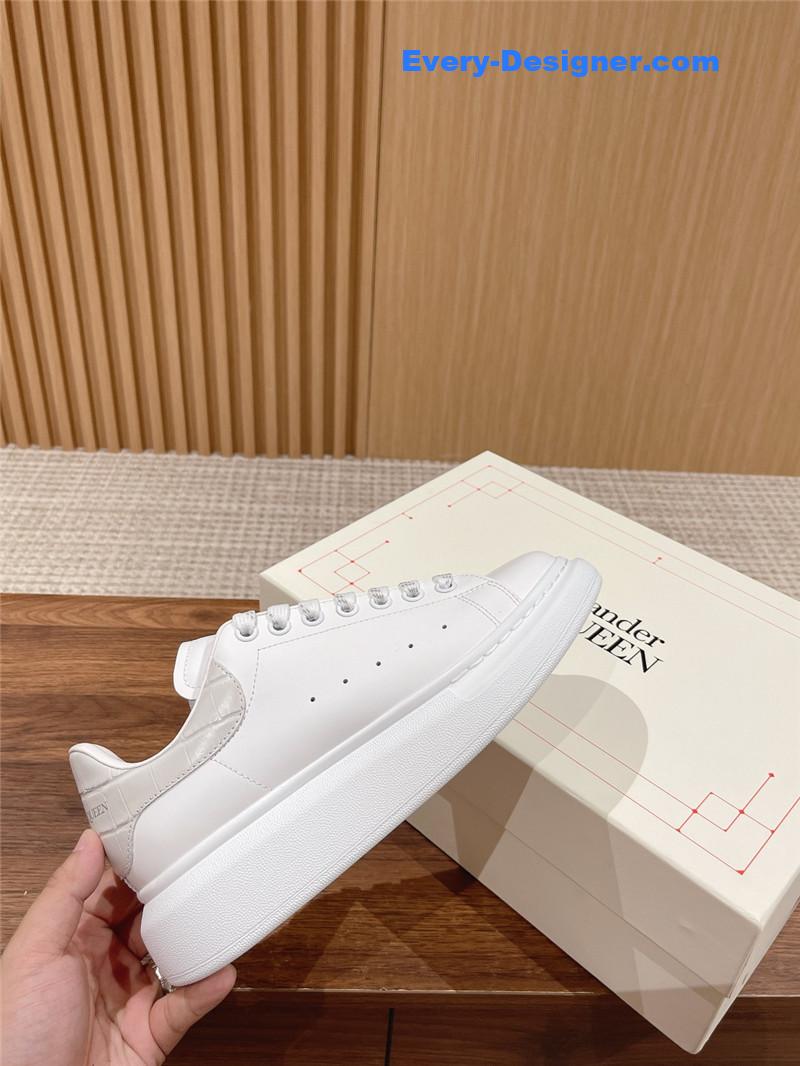 Alexander mcqueen classic all-match small white shoes