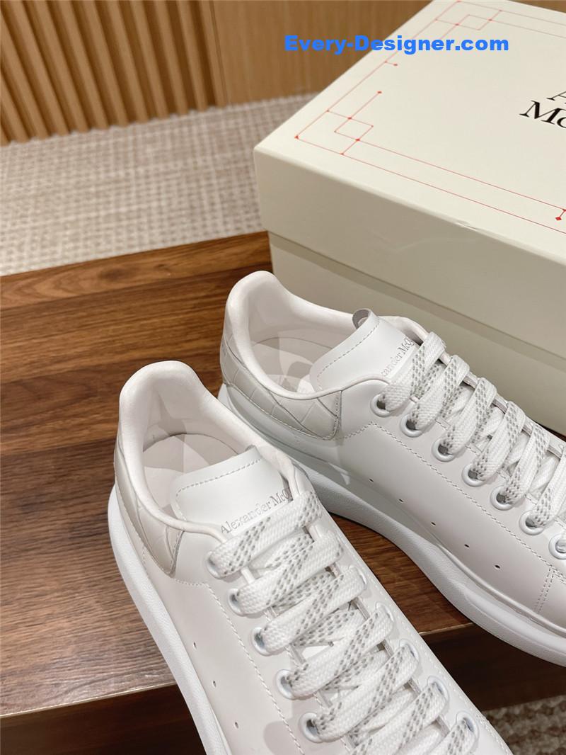 Alexander mcqueen classic all-match small white shoes