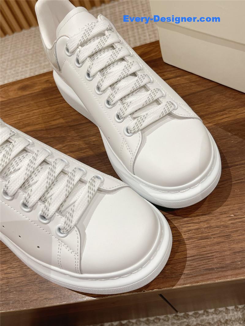 Alexander mcqueen classic all-match small white shoes