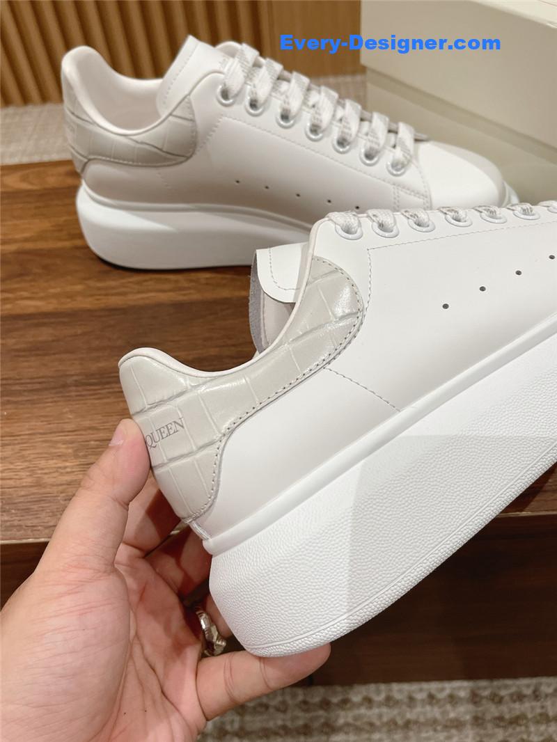 Alexander mcqueen classic all-match small white shoes