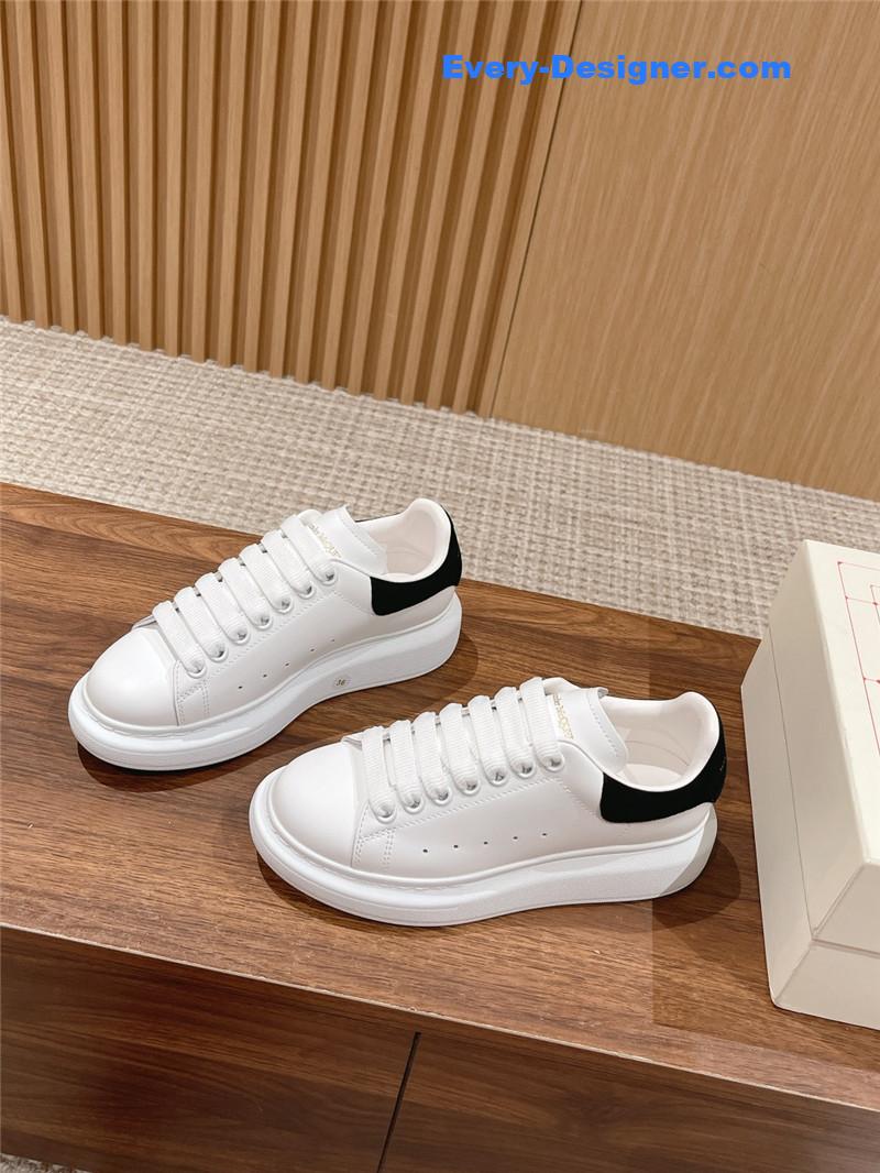 Alexander mcqueen classic all-match small white shoes