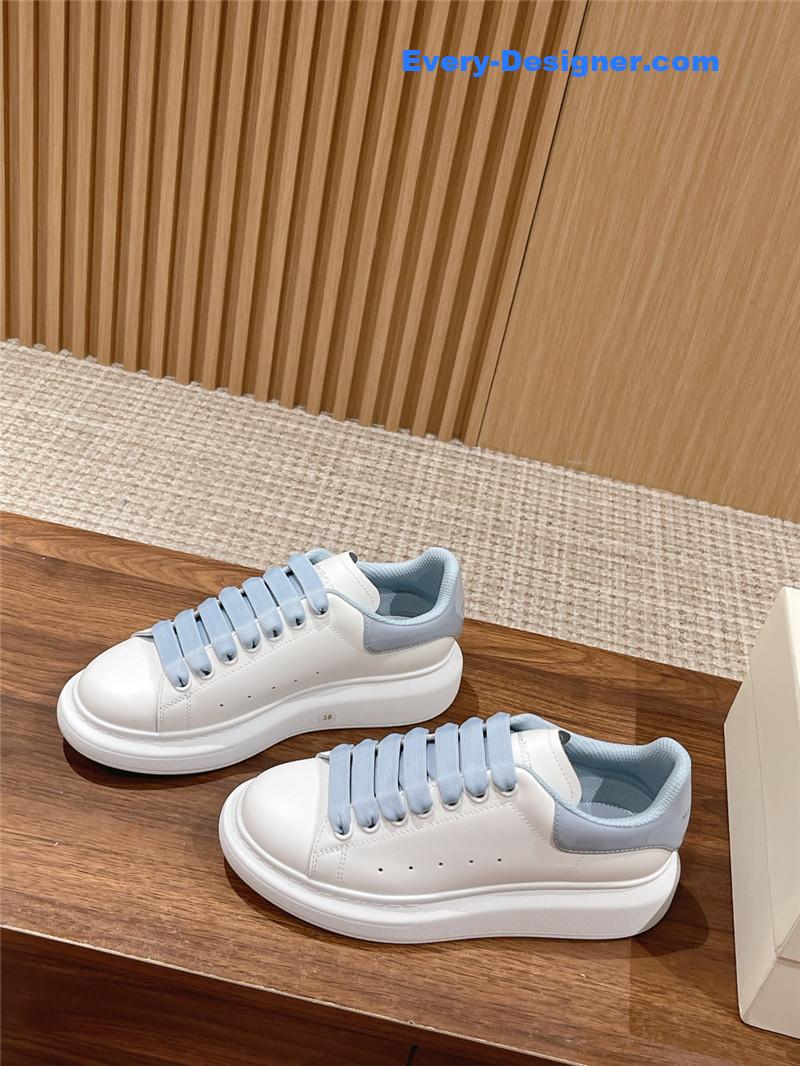 Alexander mcqueen classic all-match small white shoes