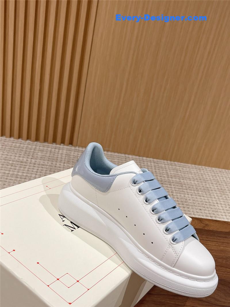 Alexander mcqueen classic all-match small white shoes