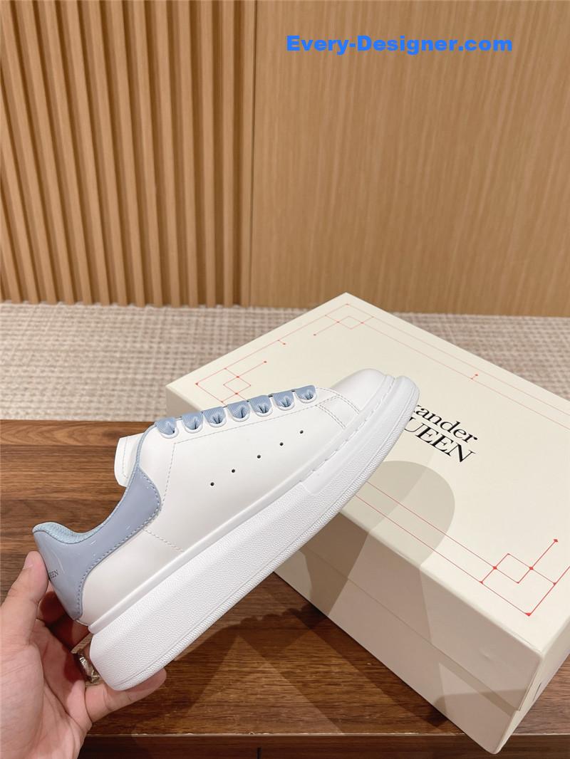 Alexander mcqueen classic all-match small white shoes