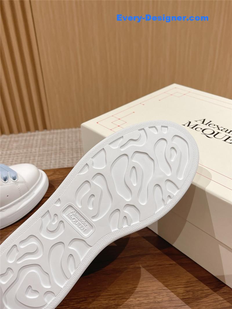 Alexander mcqueen classic all-match small white shoes