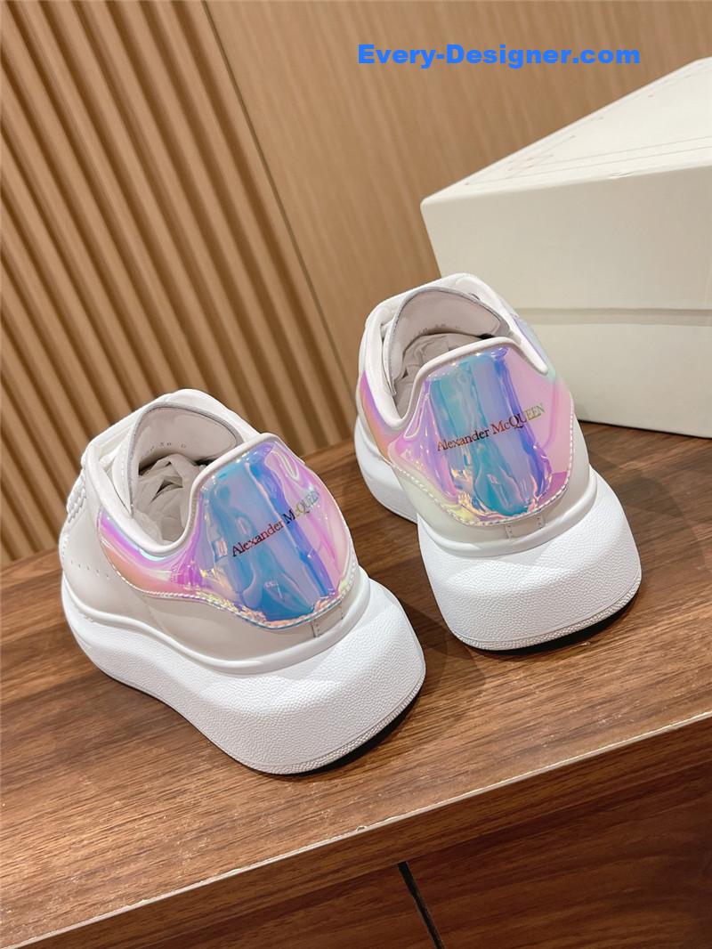 a1exa*der Mcqv*en classic all-match small white shoes
