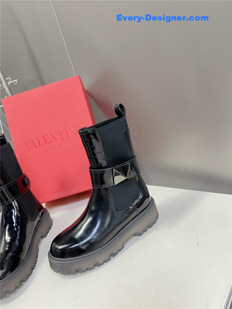 Va1e*ntin0 fall and winter catwalk boots