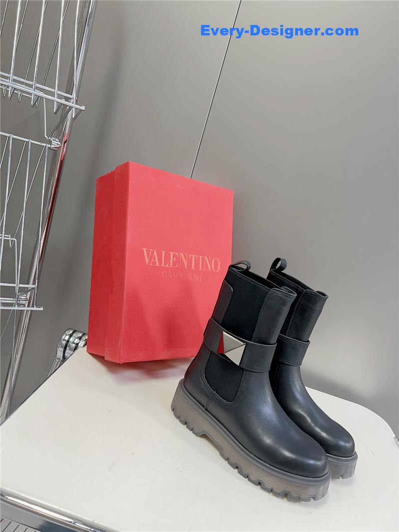 Va1e*ntin0 fall and winter catwalk boots