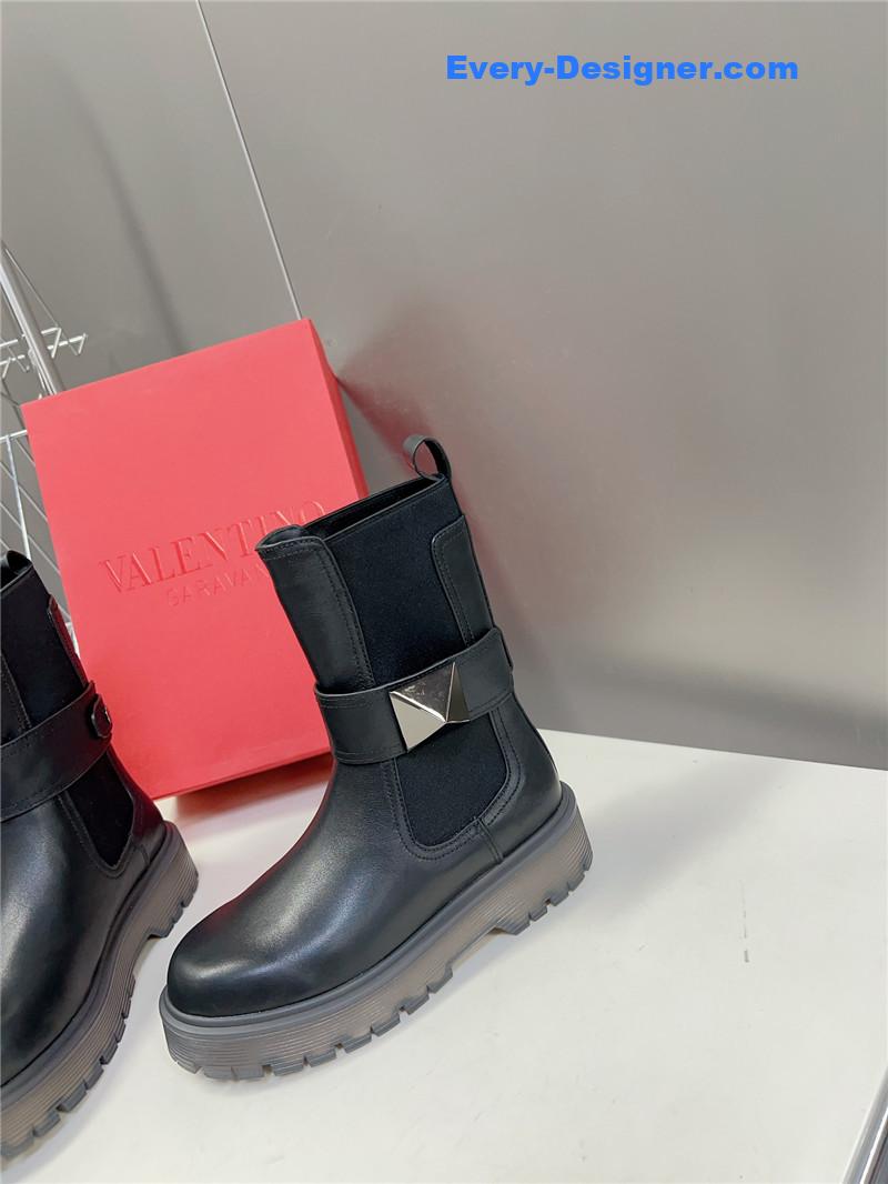 Va1e*ntin0 fall and winter catwalk boots