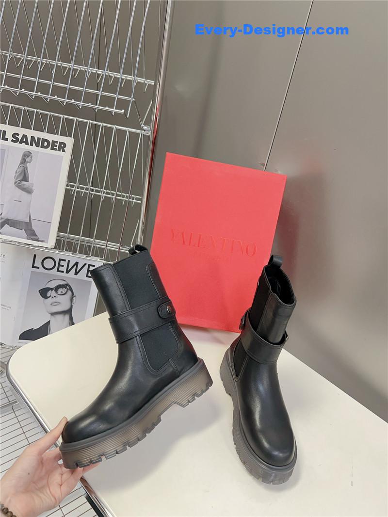 Va1e*ntin0 fall and winter catwalk boots