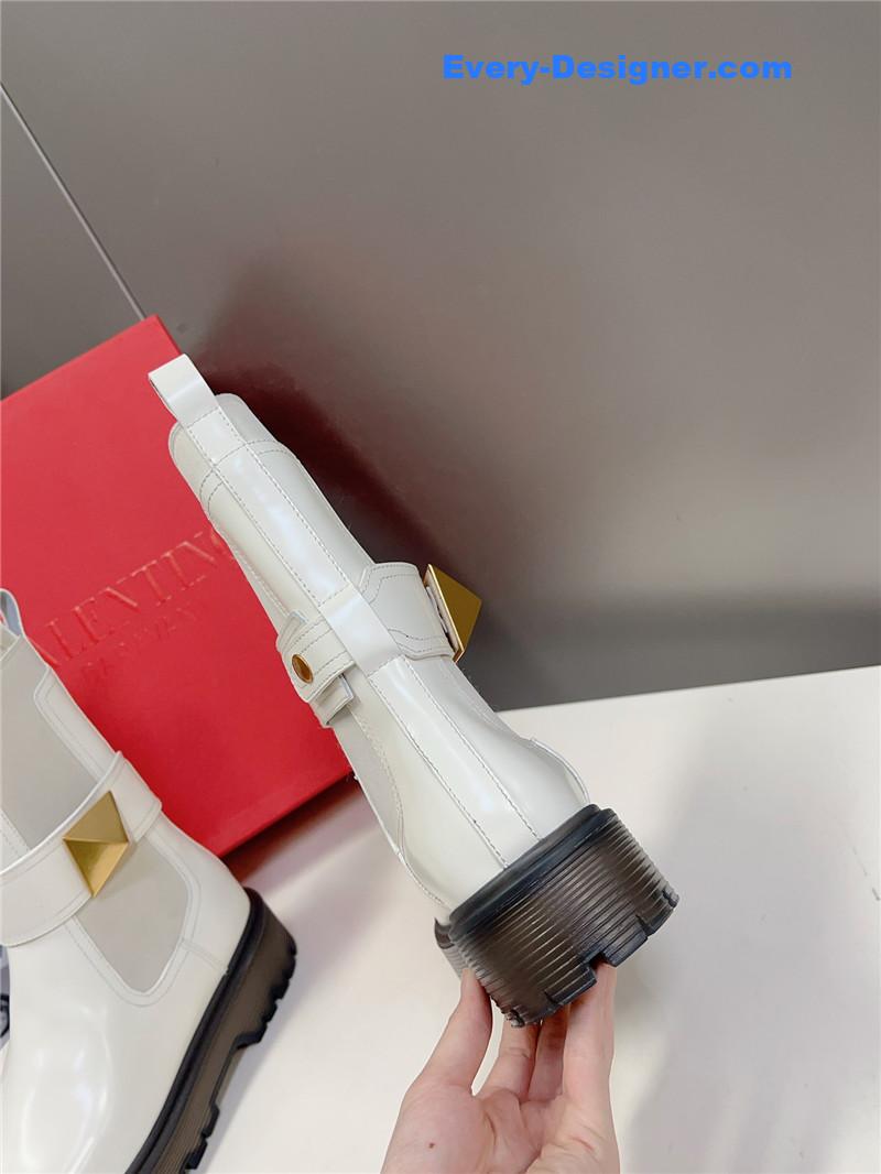 Va1e*ntin0 fall and winter catwalk boots