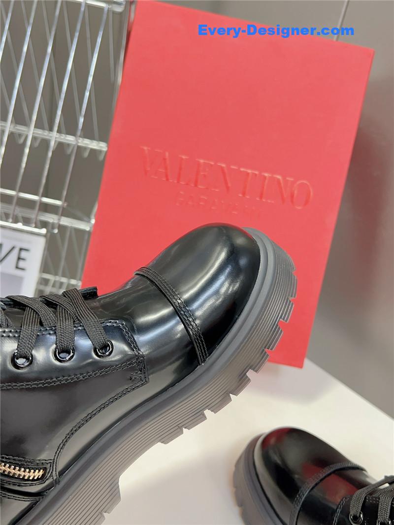 Va1e*ntin0 fall and winter catwalk boots