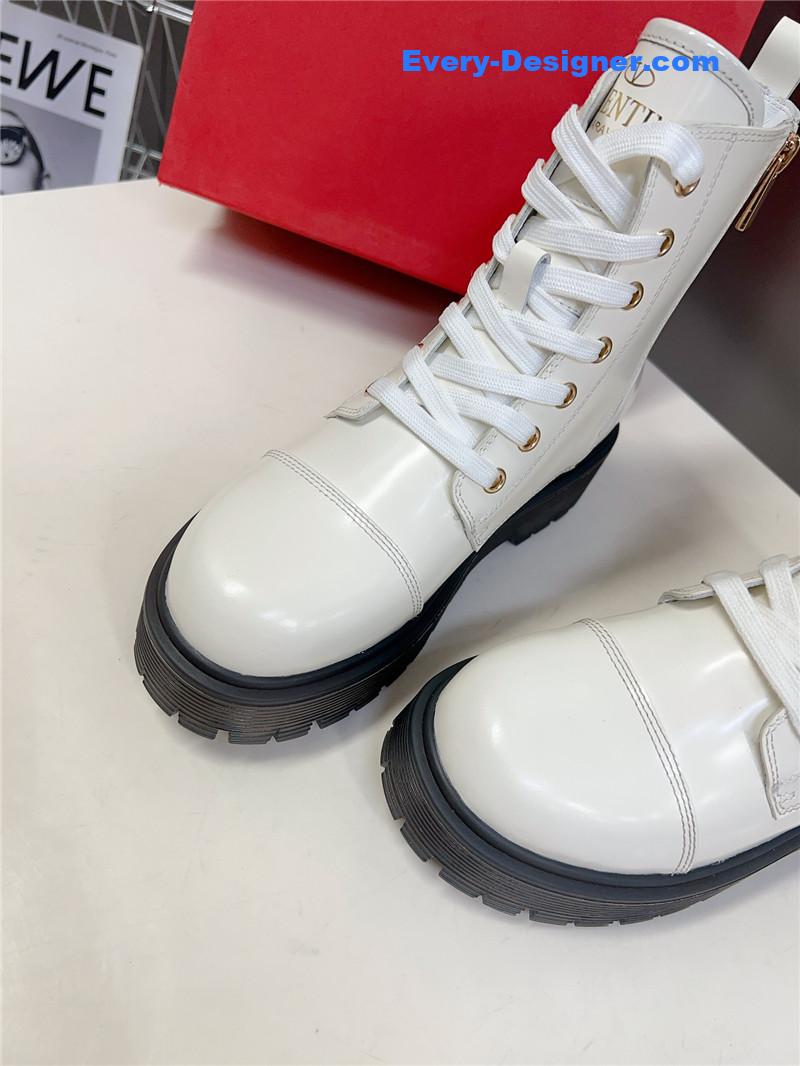 Va1e*ntin0 fall and winter catwalk boots