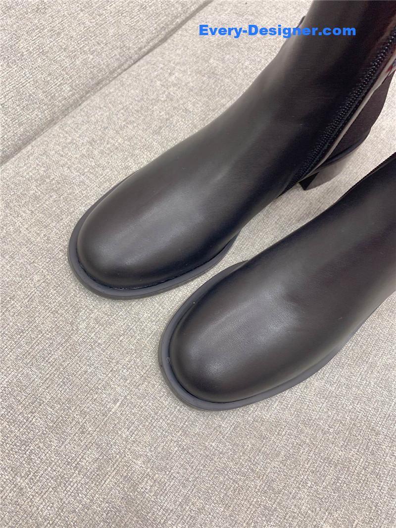 Va1e*ntin0 new v buckle high heel boots