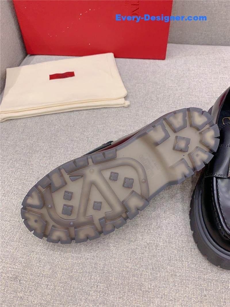 Va1e*ntin0 new thick sole loafers