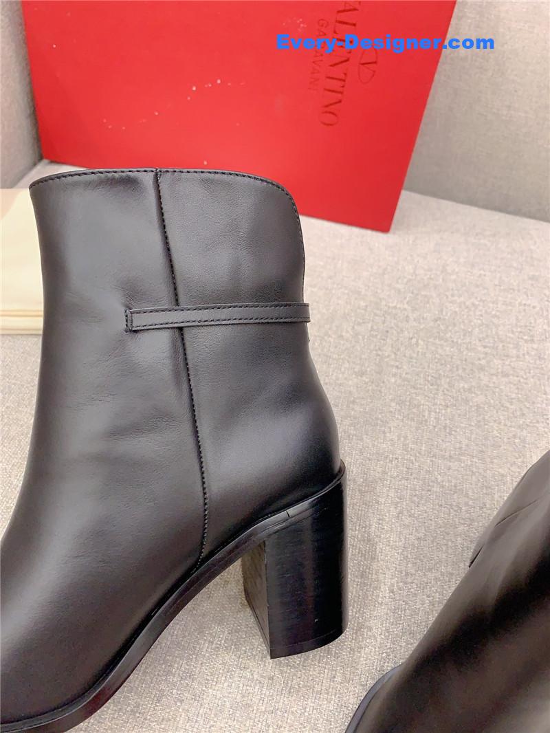Va1e*ntin0 new v buckle high heel boots