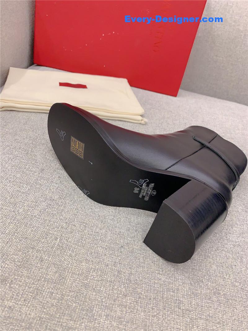 Va1e*ntin0 new v buckle high heel boots