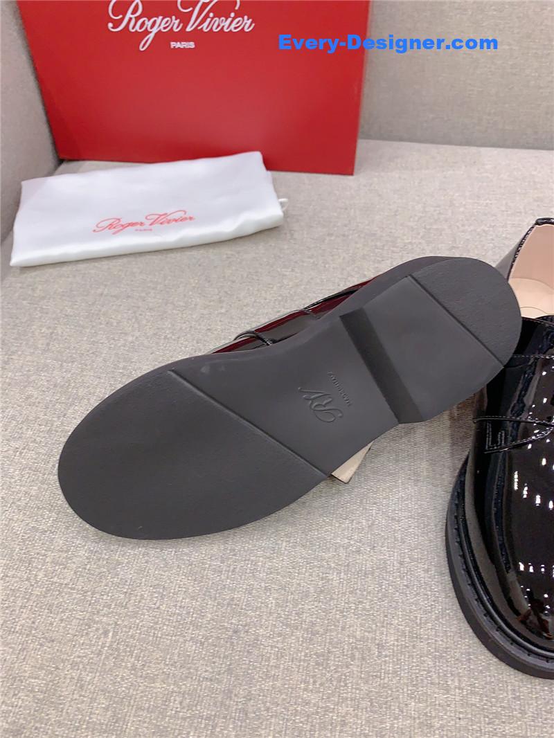 roger vivier new patent leather D1am0nd buckle loafers