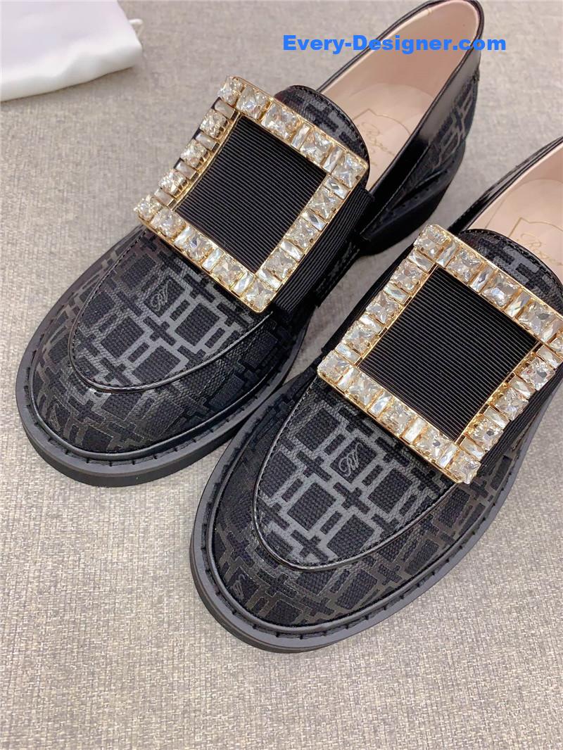 roger vivier new patent leather D1am0nd buckle loafers