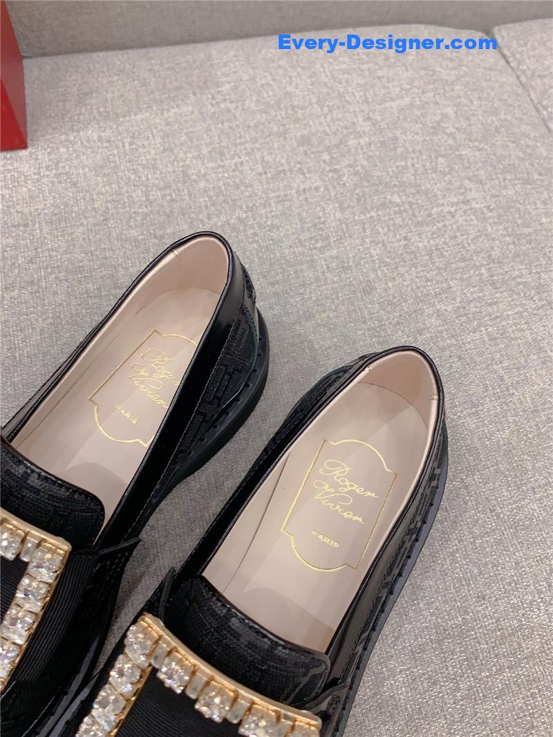 roger vivier new patent leather D1am0nd buckle loafers