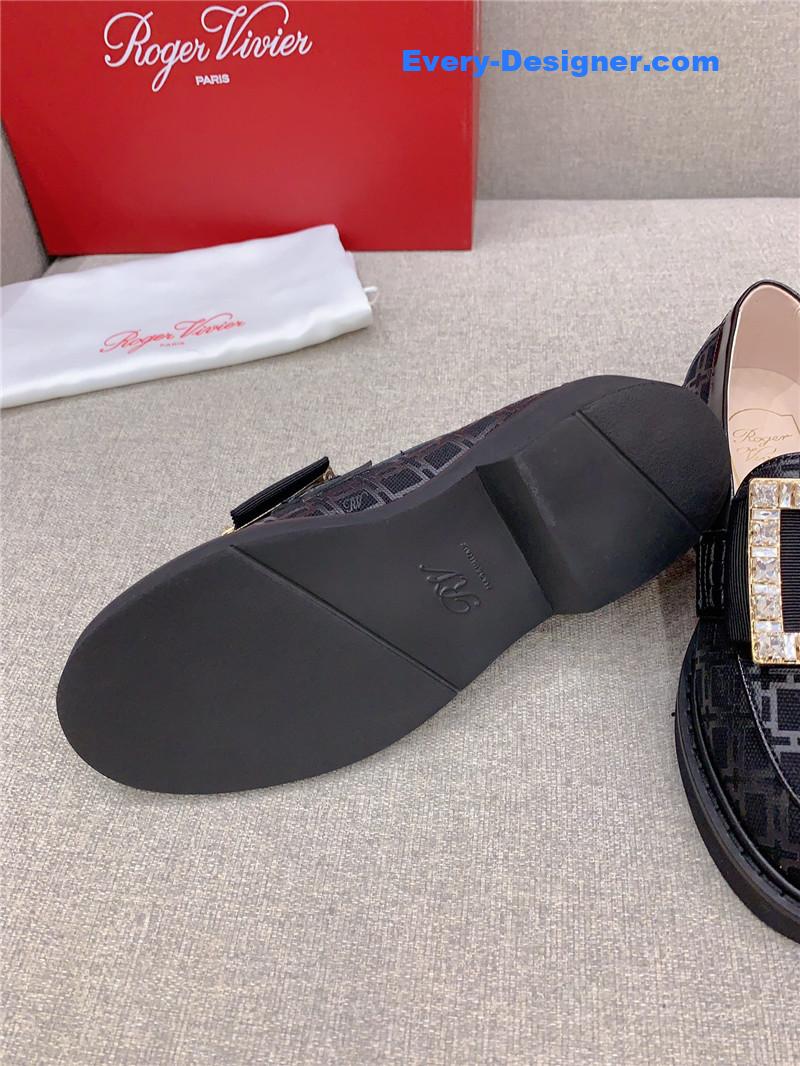 roger vivier new patent leather D1am0nd buckle loafers
