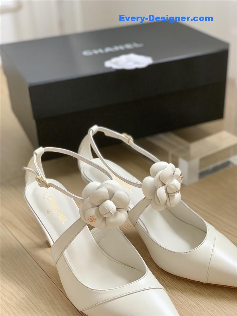 CC camellia thong sandals