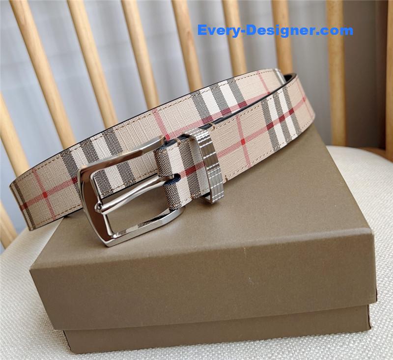 Burberry belt loop engraved with Burberry check