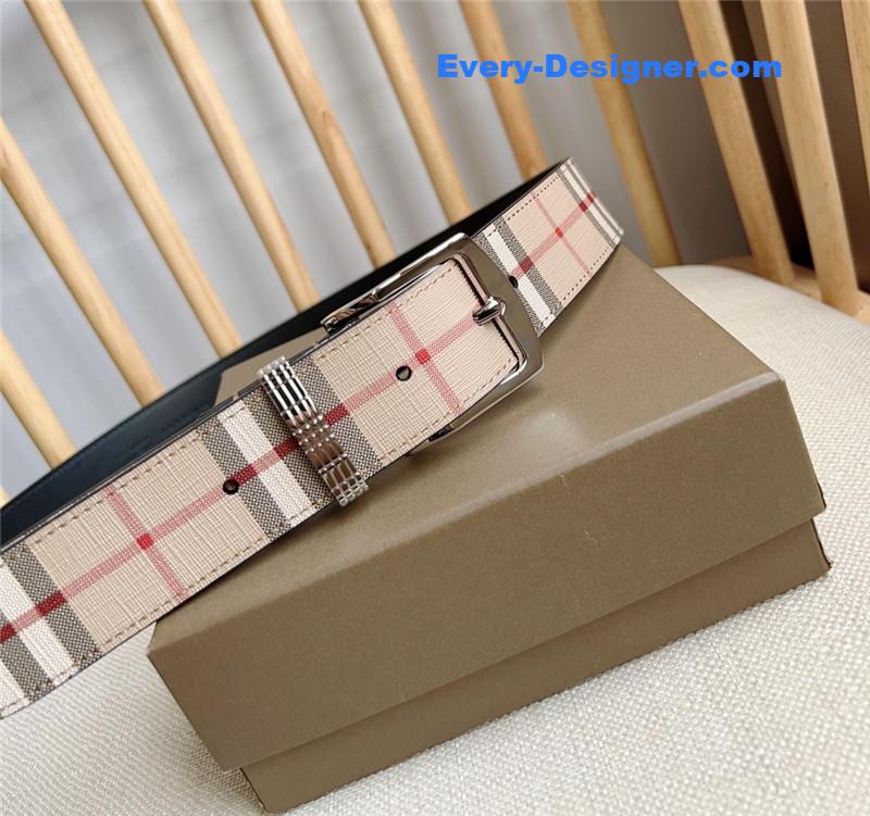 Burberry belt loop engraved with Burberry check