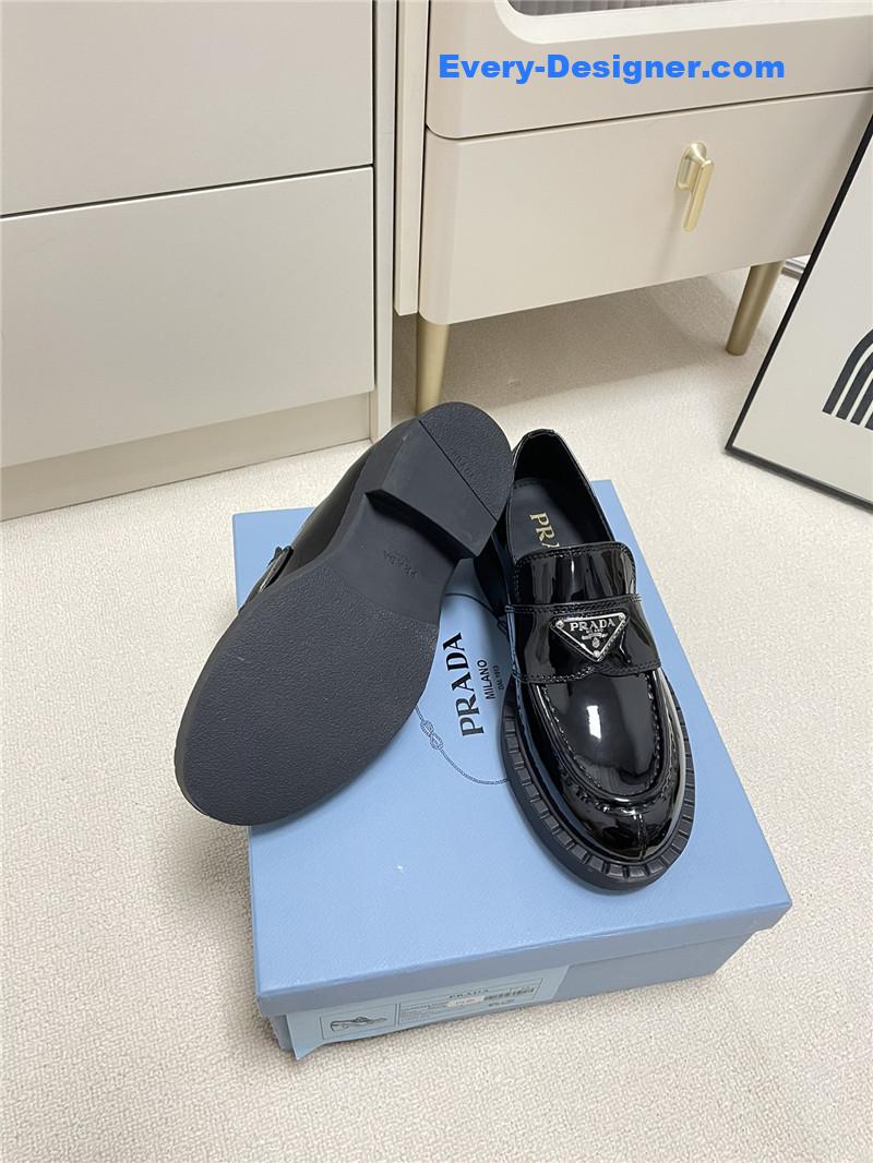 Pra*a classic triangle loafers