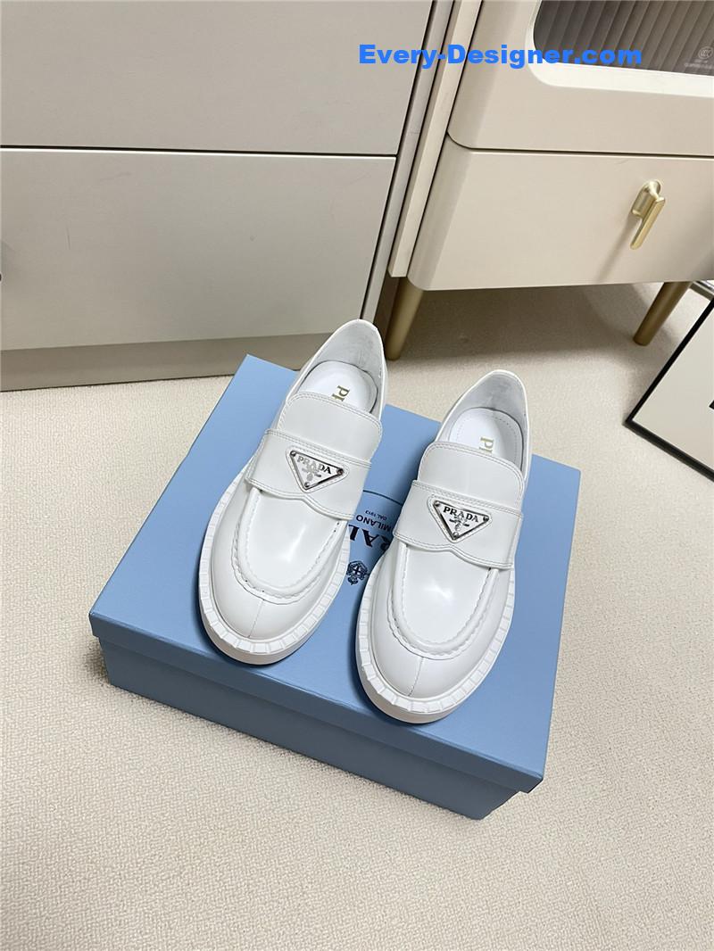 Pra*a classic triangle loafers