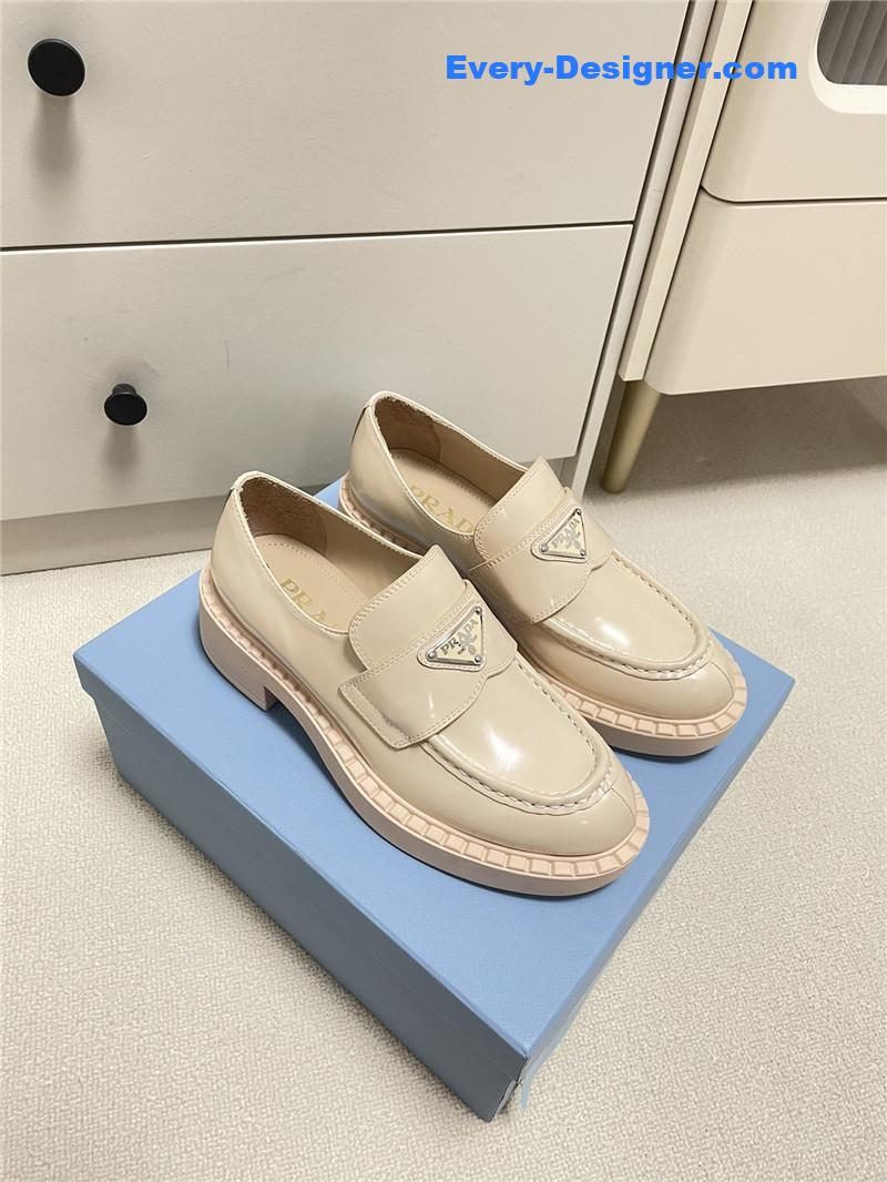 Pra*a classic triangle loafers