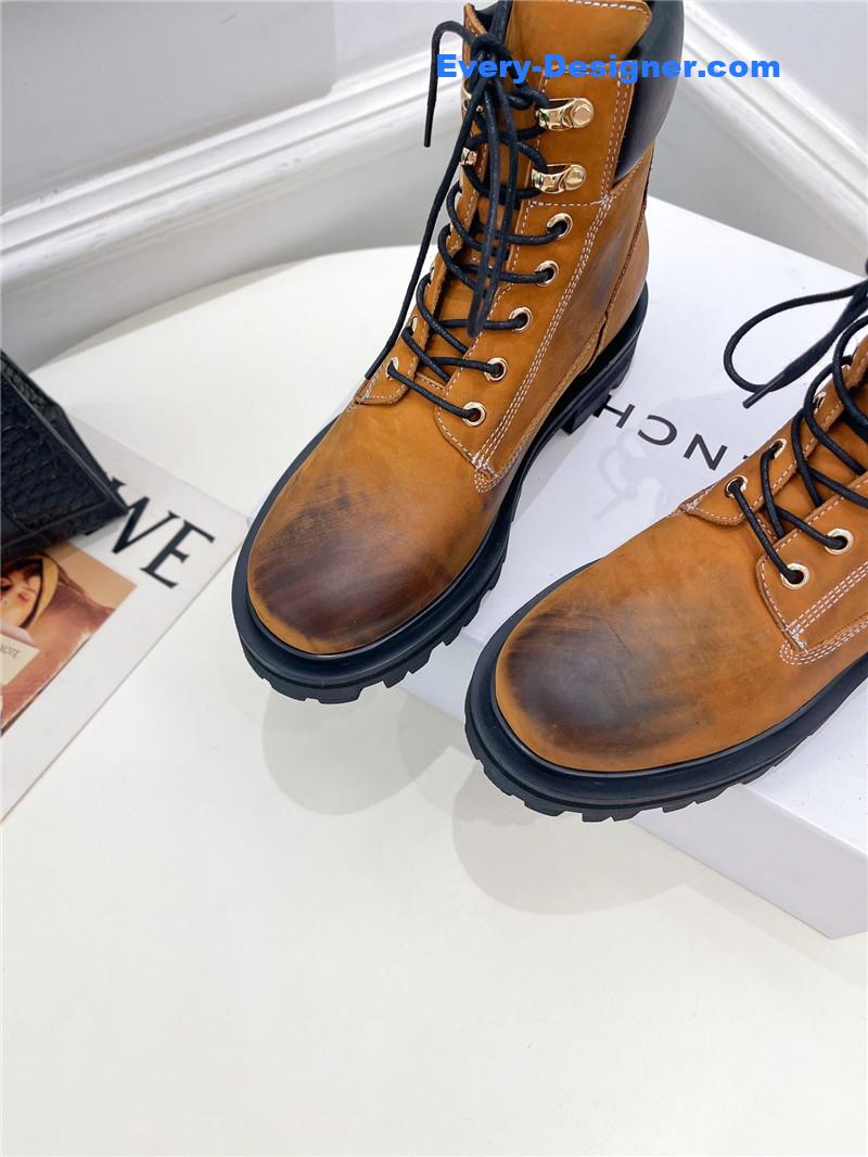 Givenchy’s new autumn and winter couple’s large yellow boots