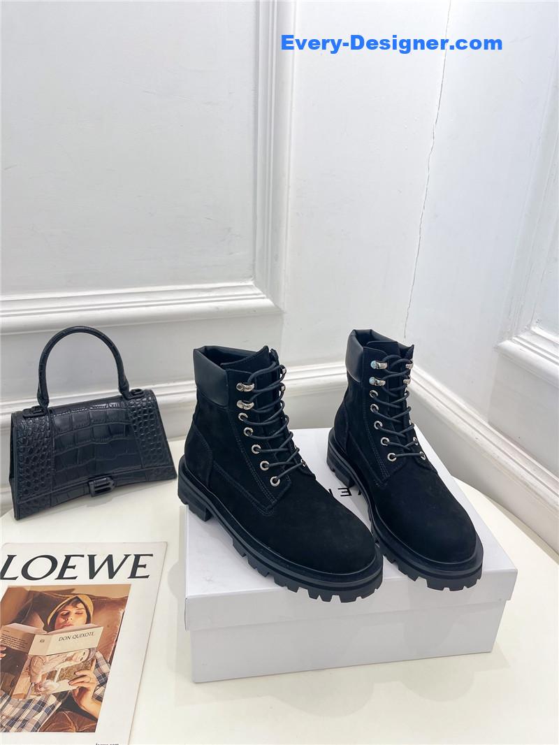 Givenchy’s new autumn and winter couple’s large yellow boots