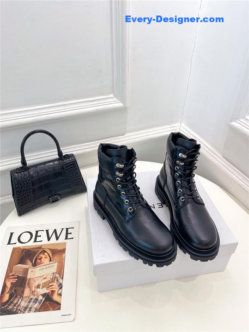 Givenchy’s new autumn and winter couple’s large yellow boots
