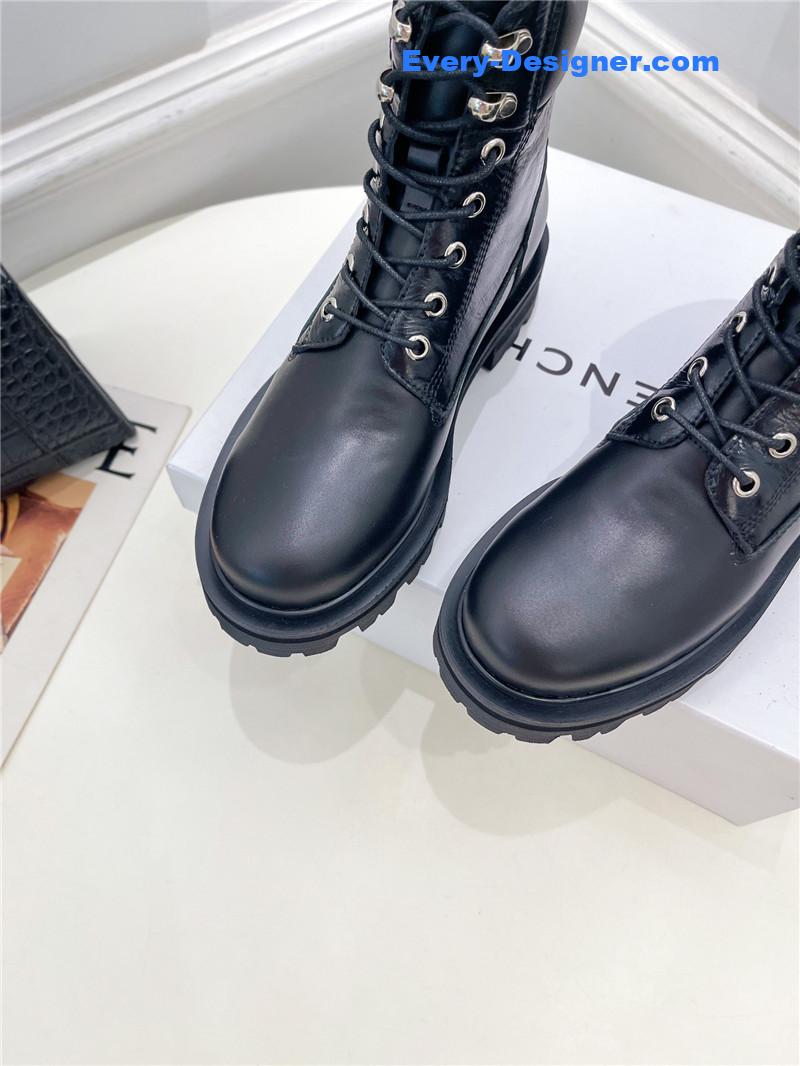 Givenchy’s new autumn and winter couple’s large yellow boots