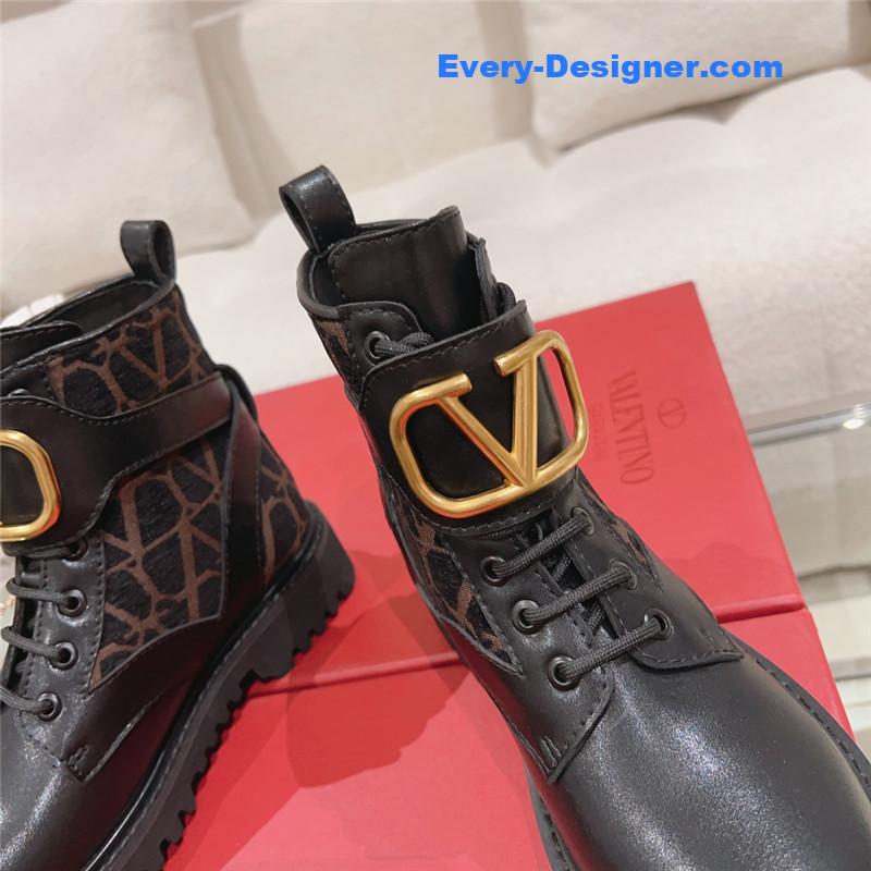 Va1e*ntin0 v-buckle martin boots