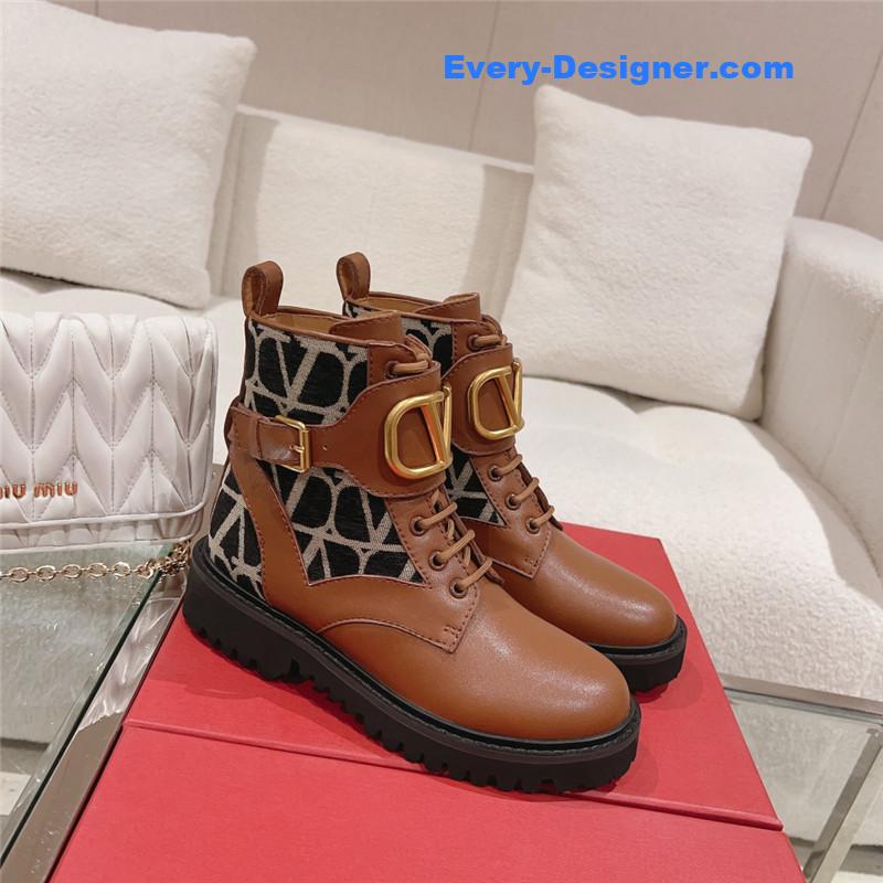 Va1e*ntin0 v-buckle martin boots