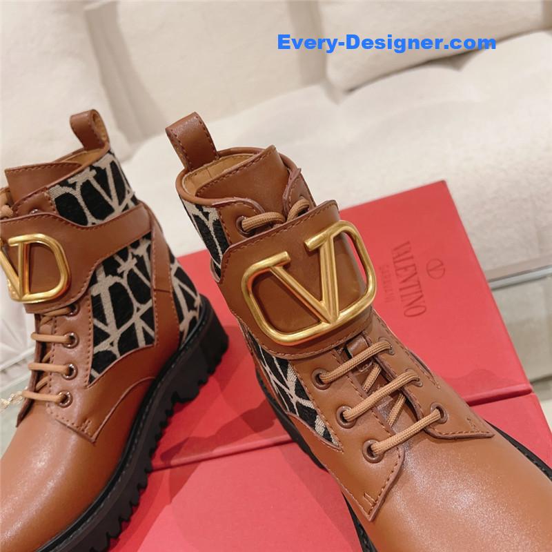 Va1e*ntin0 v-buckle martin boots